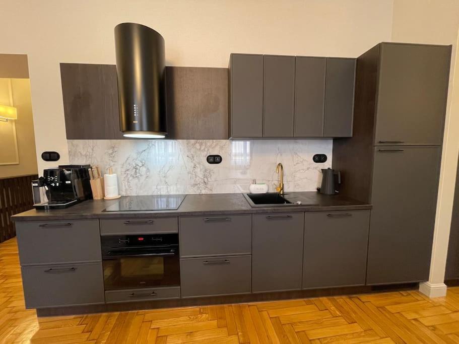 Crown Pearl - Wonderful Apartment, 110Scm, 4 Rooms Krakow Exterior photo